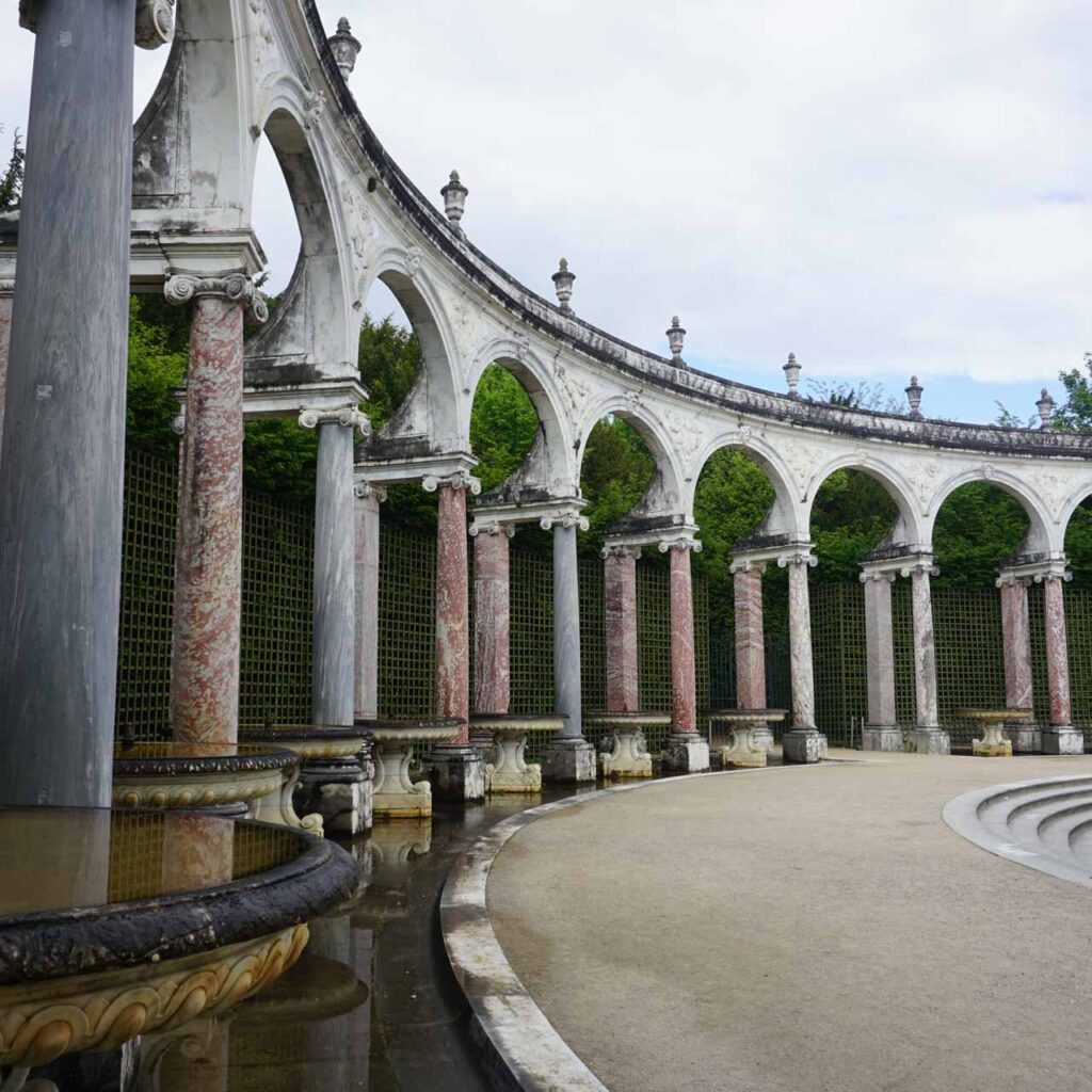 colonnade bosquet tuinen van versailles