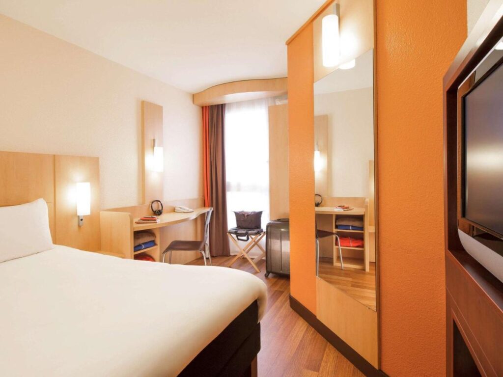 ibis versailles chateau