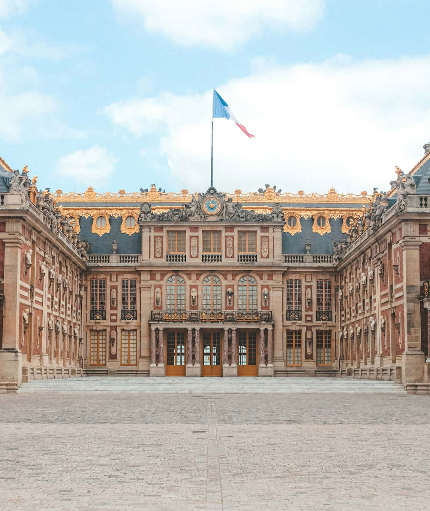 binnenplaats van het paleis van versailles