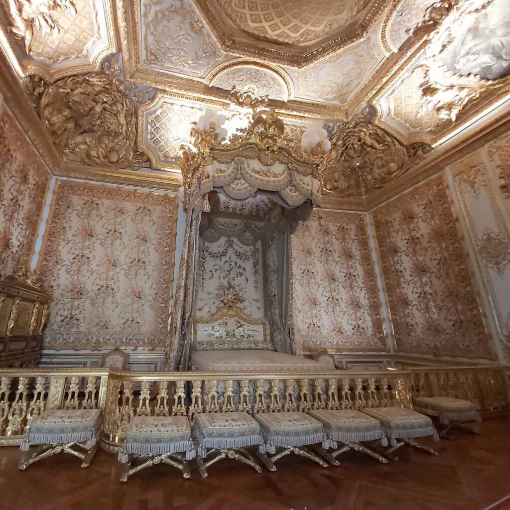 slaapkamer van de koningin versailles
