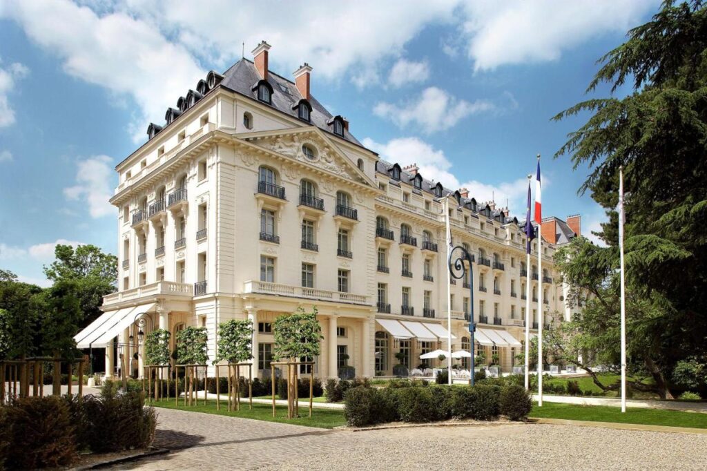 walforf astoria versailles
